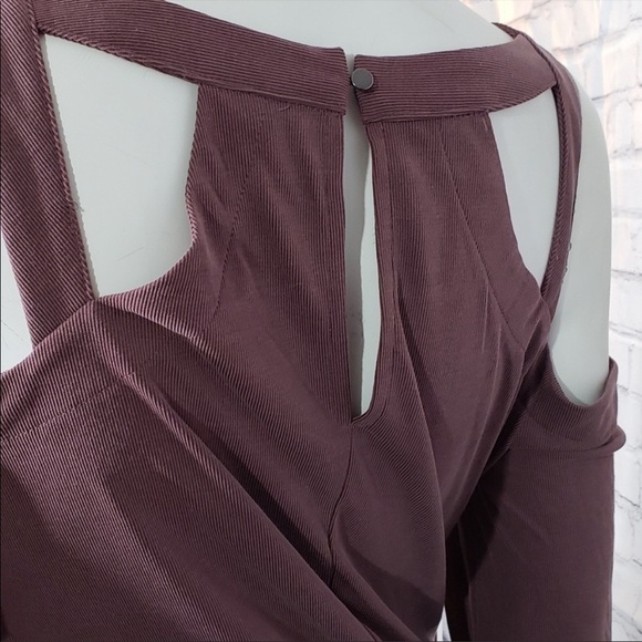Rock & Republic Mocha Cold Shoulder Top Sz XS - Picture 4 of 6